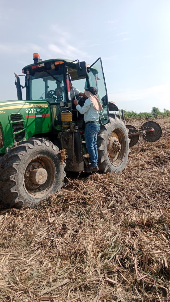 Capacitación especializada a equipos de campo